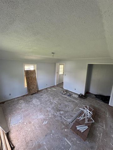 327 N Robinson Street, Schoolcraft, MI 49087