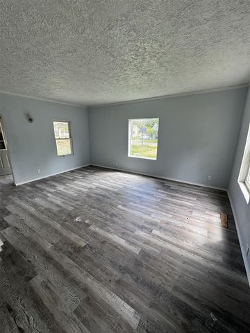 327 N Robinson Street, Schoolcraft, MI 49087