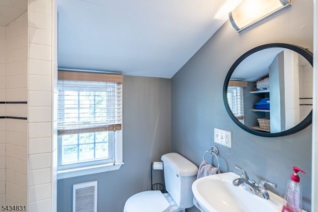 200 Wychwood Rd, Westfield Town, NJ 07090