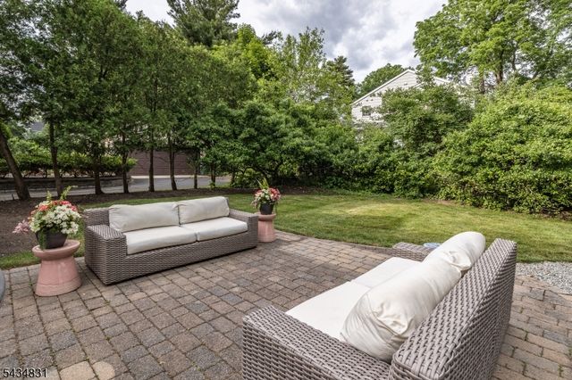 200 Wychwood Rd, Westfield Town, NJ 07090