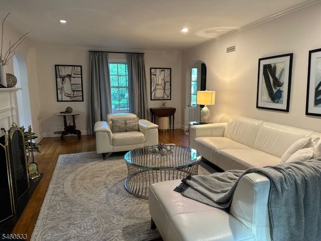 200 Wychwood Rd, Westfield Town, NJ 07090