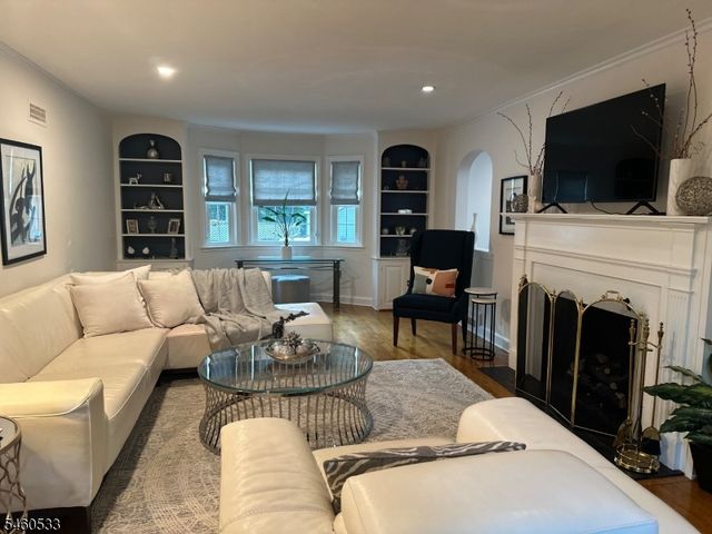 200 Wychwood Rd, Westfield Town, NJ 07090