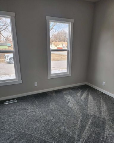 224 N 8TH Street, Council Bluffs, IA 51503