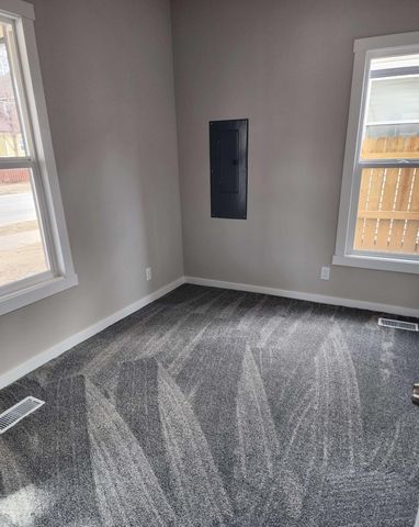 224 N 8TH Street, Council Bluffs, IA 51503