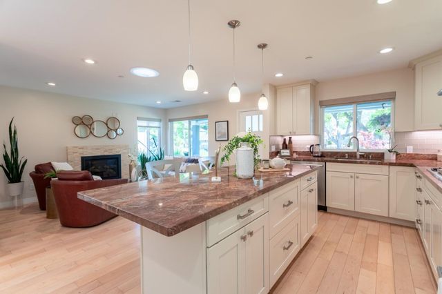 167 F Street, Redwood City, CA 94063