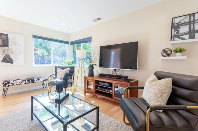 167 F Street, Redwood City, CA 94063