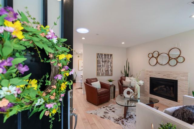 167 F Street, Redwood City, CA 94063