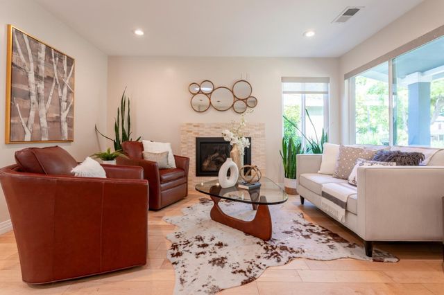 167 F Street, Redwood City, CA 94063