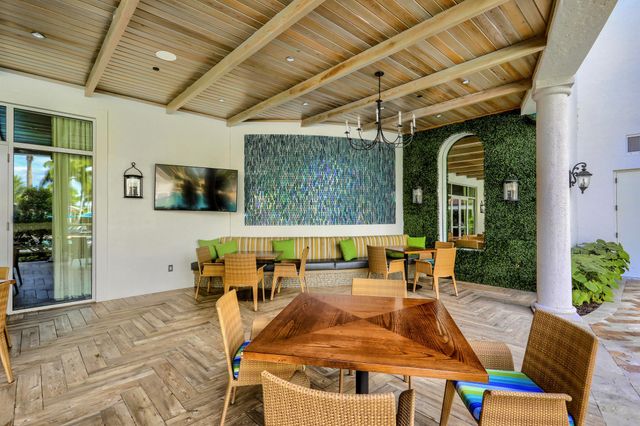 184 Viera Drive, Palm Beach Gardens, FL 33418