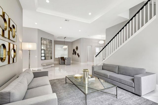 184 Viera Drive, Palm Beach Gardens, FL 33418