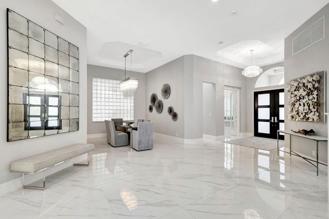 184 Viera Drive, Palm Beach Gardens, FL 33418