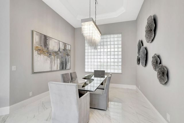 184 Viera Drive, Palm Beach Gardens, FL 33418