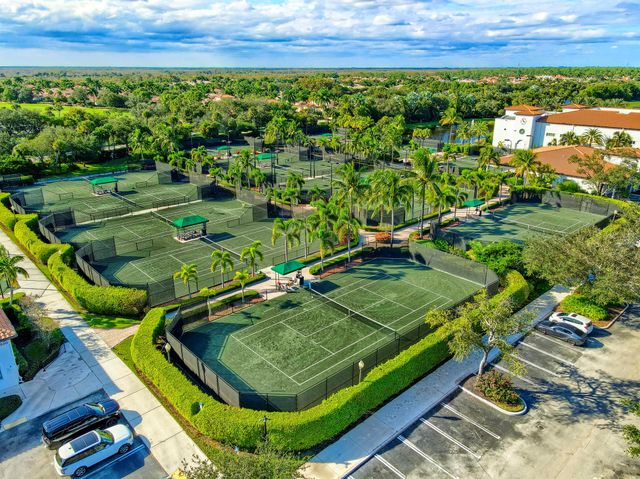 184 Viera Drive, Palm Beach Gardens, FL 33418