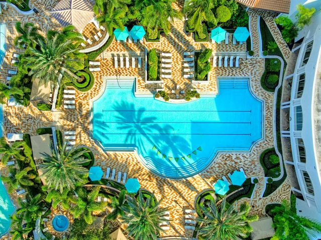 184 Viera Drive, Palm Beach Gardens, FL 33418