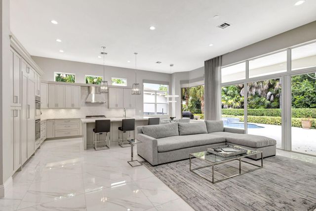 184 Viera Drive, Palm Beach Gardens, FL 33418