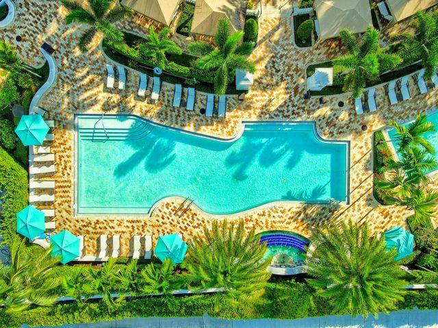 184 Viera Drive, Palm Beach Gardens, FL 33418