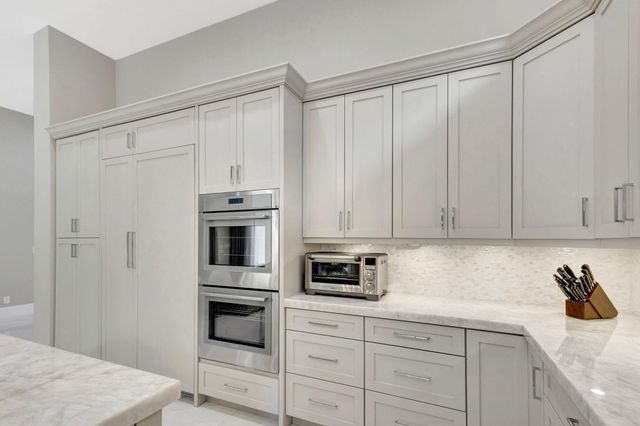 184 Viera Drive, Palm Beach Gardens, FL 33418