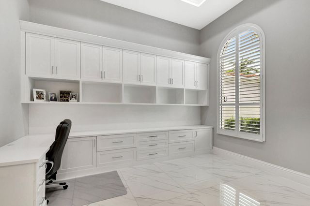 184 Viera Drive, Palm Beach Gardens, FL 33418