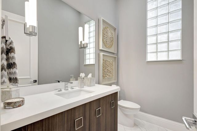 184 Viera Drive, Palm Beach Gardens, FL 33418