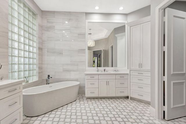 184 Viera Drive, Palm Beach Gardens, FL 33418