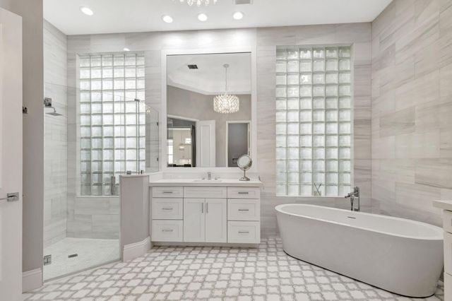 184 Viera Drive, Palm Beach Gardens, FL 33418