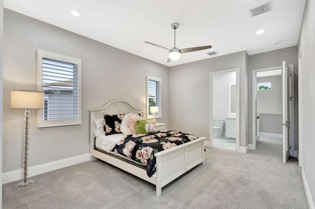 184 Viera Drive, Palm Beach Gardens, FL 33418