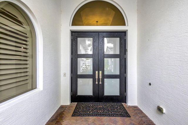 184 Viera Drive, Palm Beach Gardens, FL 33418