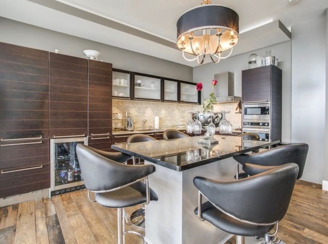 2408 Victory Park Lane 1034, Dallas, TX 75219