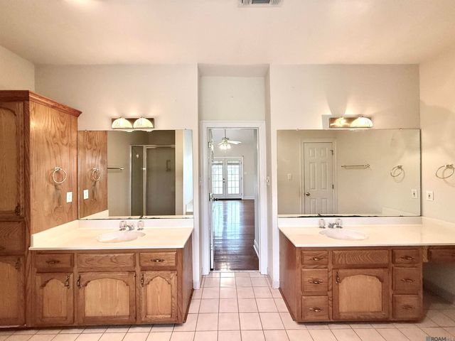 22822 Hickey Ct, Zachary, LA 70791