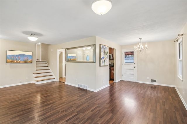 8 Caren Drive, Irondequoit, NY 14622