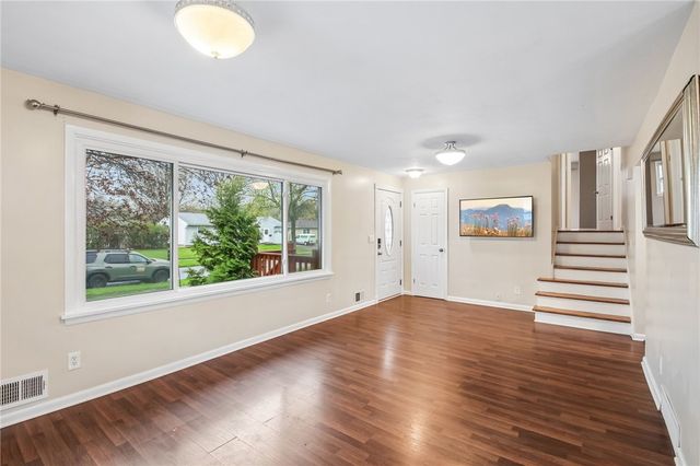 8 Caren Drive, Irondequoit, NY 14622