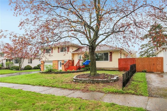 8 Caren Drive, Irondequoit, NY 14622