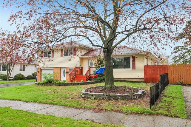 8 Caren Drive, Irondequoit, NY 14622