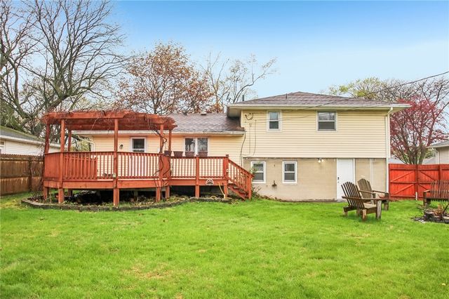 8 Caren Drive, Irondequoit, NY 14622