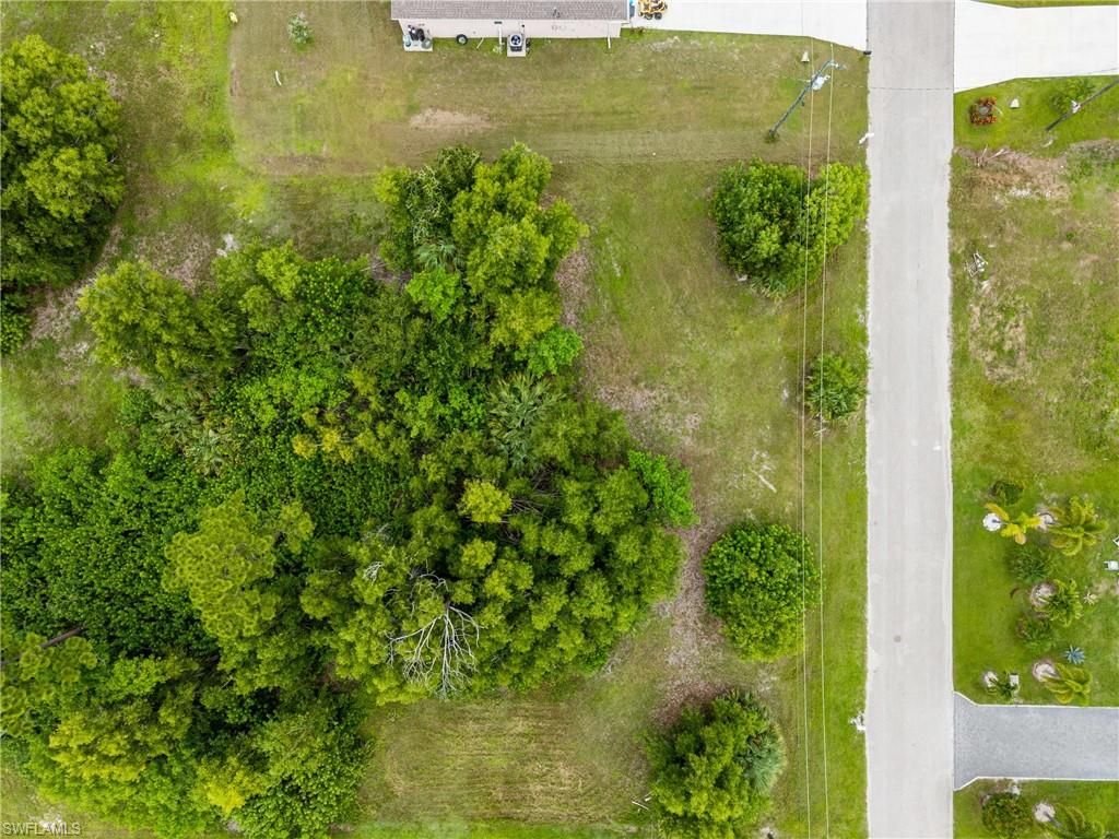 Image 10 of property listing at 4162 NW 40th AVE, Cape Coral, FL 33993