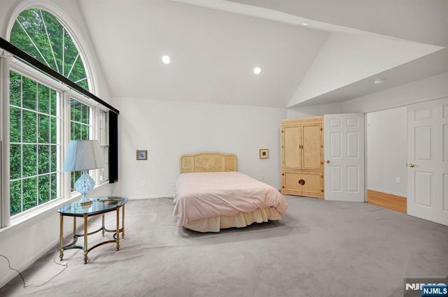 8 Pine Lake Terrace T008, River Vale, NJ 07675