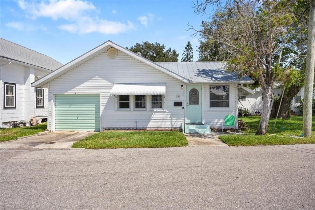 9 SEMINOLE DRIVE, Bradenton, FL 34208