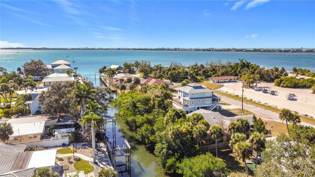 211 WINSON AVENUE, Englewood, FL 34223