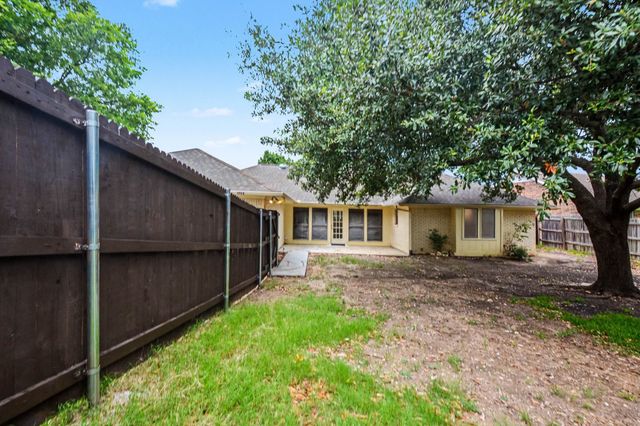 1702 Surrey Court, Garland, TX 75043