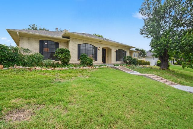 1702 Surrey Court, Garland, TX 75043