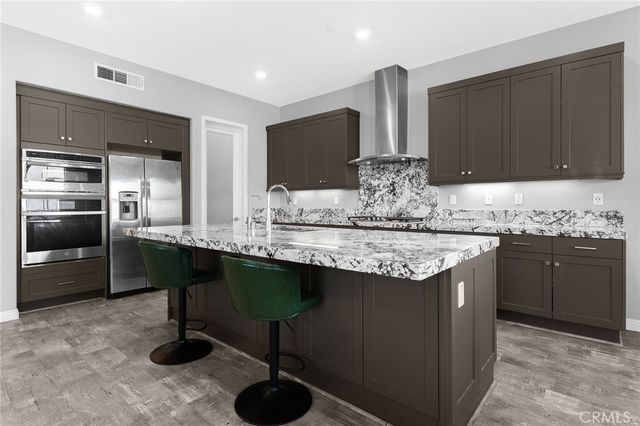 115 Frame, Irvine, CA 92618