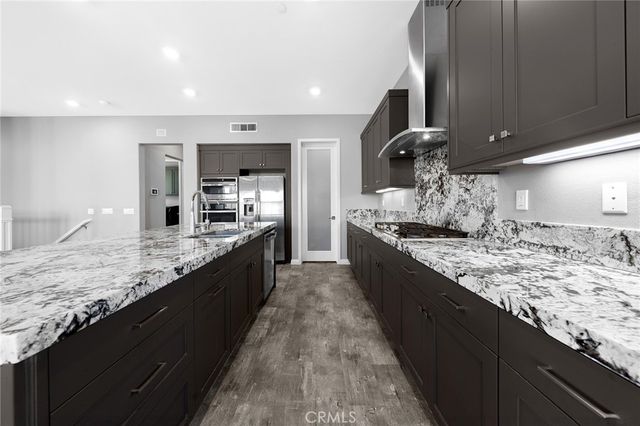 115 Frame, Irvine, CA 92618