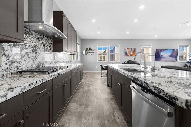 115 Frame, Irvine, CA 92618