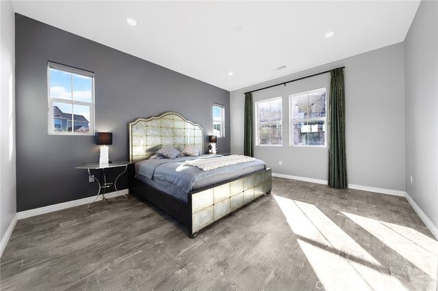 115 Frame, Irvine, CA 92618