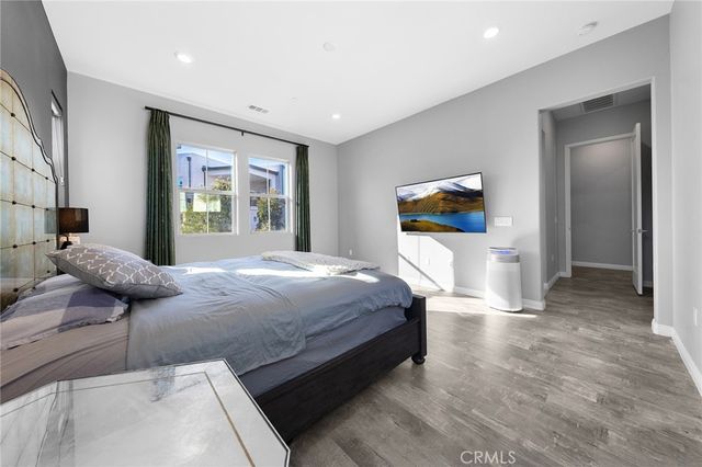 115 Frame, Irvine, CA 92618