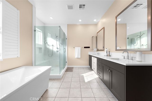 115 Frame, Irvine, CA 92618