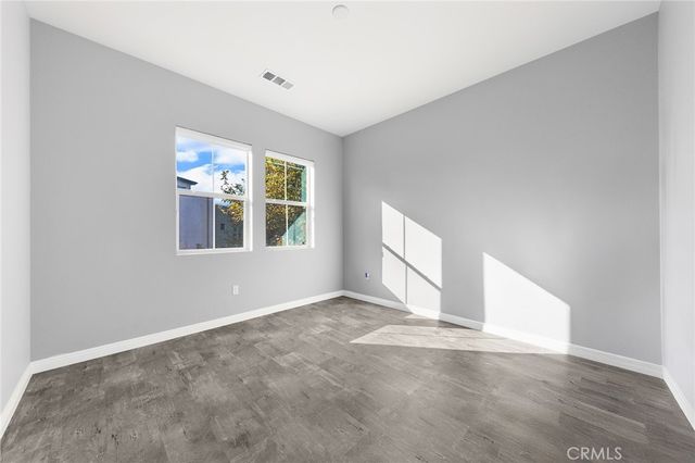 115 Frame, Irvine, CA 92618