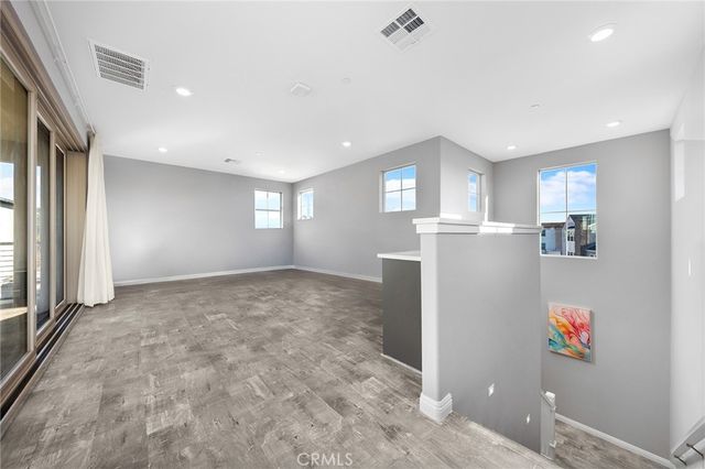 115 Frame, Irvine, CA 92618