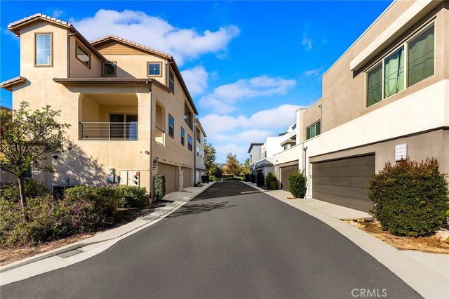 115 Frame, Irvine, CA 92618