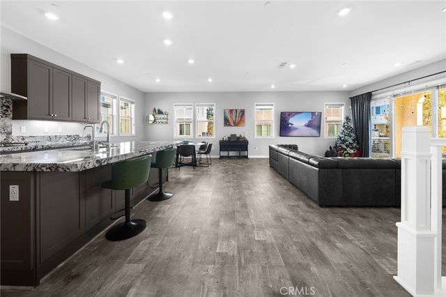 115 Frame, Irvine, CA 92618